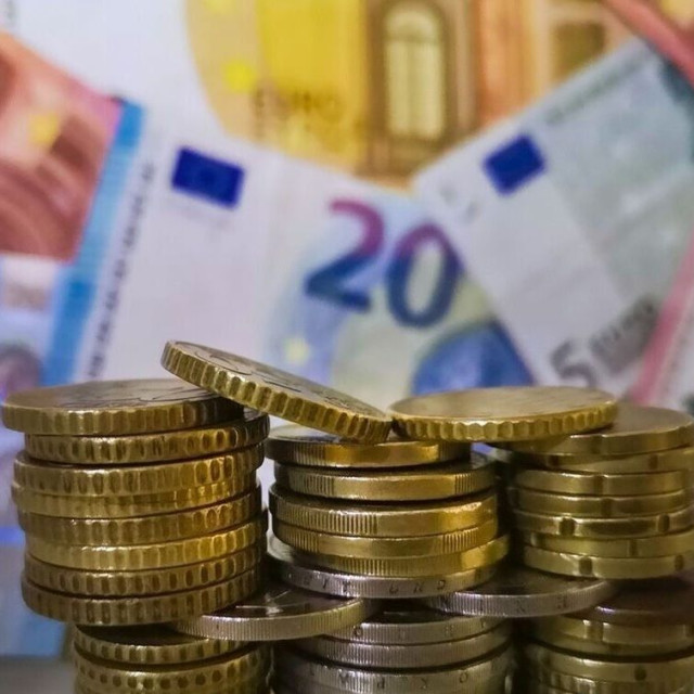Αύξηση μισθού για όλους από τον Απρίλιο: Αναλυτικά παραδείγματα, πόσο μειώνονται οι εισφορές