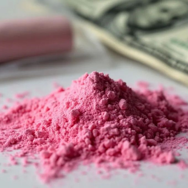 Οι κίνδυνοι από τις άγνωστες ουσίες - Το MDMA, η «ροζ κοκαΐνη» και τα συνθετικά ναρκωτικά