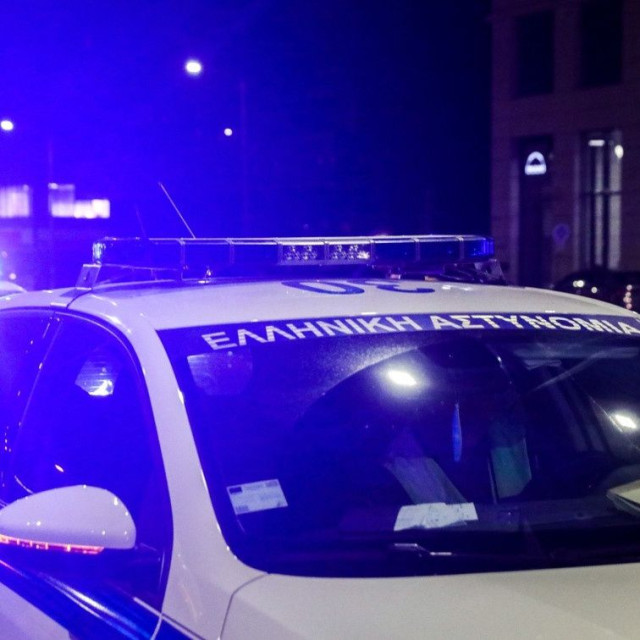 Άγρια νύχτα στις Αχαρνές: Καταδίωξη με ΙΧ, επίθεση σε σπίτι και ζημιές στα κρατητήρια – 4 συλλήψεις