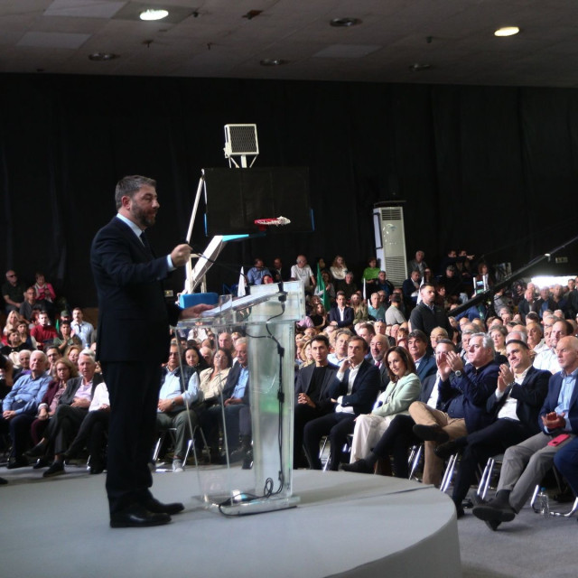 ΠΑΣΟΚ: Στόχος η διατήρηση της συσπείρωσης μετά τη συγκέντρωση στο Αιγάλεω