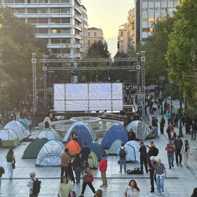 Σύνταγμα: Έστησαν ξανά σκηνές οι φοιτητές - Ξεκίνησε το διήμερο κινητοποιήσεων
