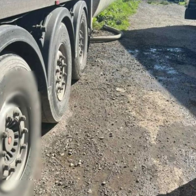 Σπάτα: Συνελήφθη οδηγός βυτιοφόρου που άδειαζε παράνομα λύματα