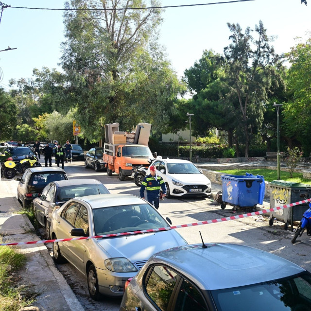 Χαϊδάρι: Παλιά κι οξειδωμένη χειροβομβίδα το αντικείμενο που εντοπίστηκε σε πάρκο -Ανέλαβε ο Στρατός