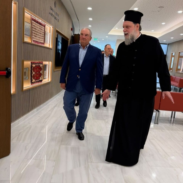 O Κώστας Καραμανλής στο «Ιωνικό Κέντρο» της Ιεράς Μητροπόλεως Ν. Ιωνίας