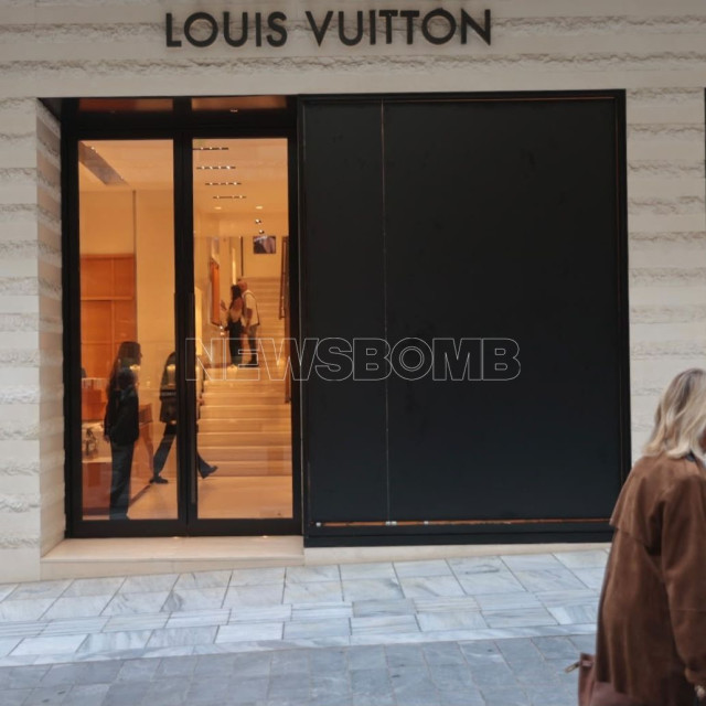 Louis Vuitton, Dior, IWC, Alven κατέβασαν ρολά στη Βουκουρεστίου λίγο πριν την απεργία