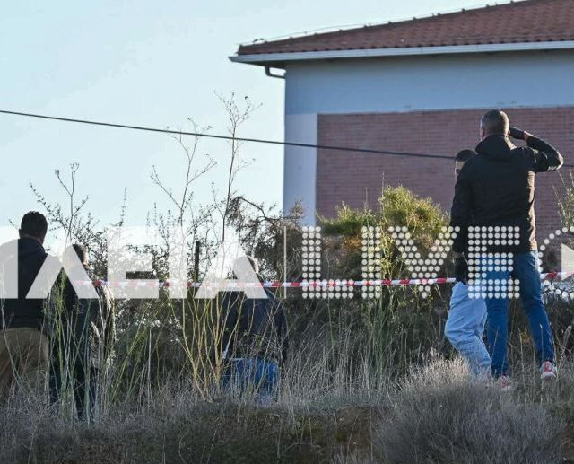 Αμαλιάδα: Συνελήφθησαν δύο αδέλφια που έθαψαν τη μητέρα τους σε χωράφι τυλιγμένη σε κουβέρτα – «Δεν είχαμε χρήματα για την κηδεία»