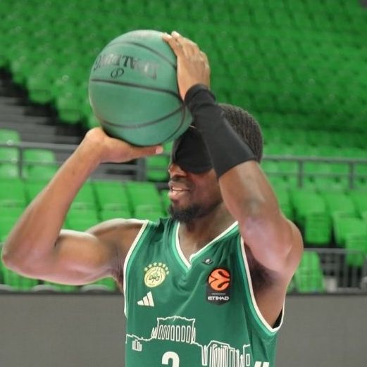 Blindfold Shooting Challenge: Μήτογλου και Φρανσίσκο σουτάρουν χωρίς να βλέπουν το καλάθι
