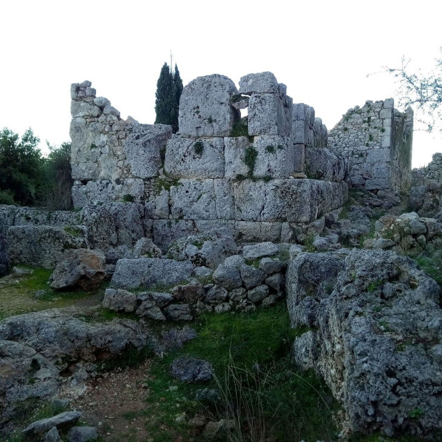 Ιθάκη: «Πράσινο φως» για επισκέψιμο αρχαιολογικό πάρκο στη Σχολή Ομήρου
