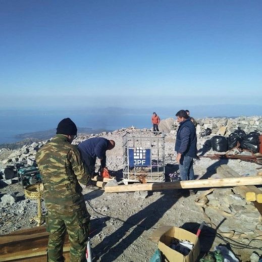Ταΰγετος: Εργασίες καθαρισμού και επισκευών στα 2.407 μέτρα - Συνεργασία ορειβατών και Στρατού