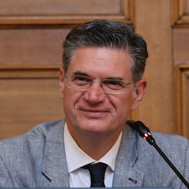 Ανατροπή με την έδρα του Καλαματιανού - Τη διατηρεί στον ΣΥΡΙΖΑ η Ζωή Αναστασοπούλου