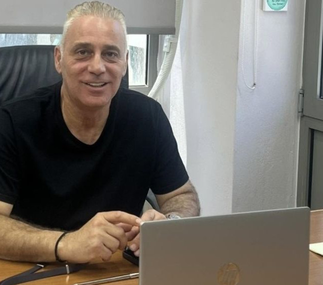 Πειραιάς: Στο νοσοκομείο ο αντιδήμαρχος Πειραιά Βοϊδονικόλας που αυτοτραυματίστηκε με πιστόλι