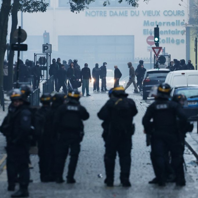 Γαλλία: Σφοδρές συγκρούσεις στο Παρίσι μετά τη μαζική διαδήλωση - Επεισόδια και σε άλλες πόλεις