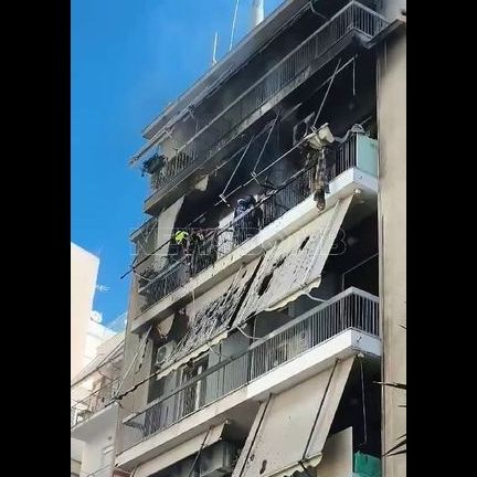 Φωτιά τώρα σε κτίριο στους Αμπελόκηπους - Διακοπή κυκλοφορίας