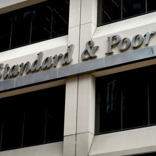S&P: Επιβεβαίωσε το ελληνικό αξιόχρεο στη βαθμίδα ΒΒΒ με σταθερές προοπτικές
