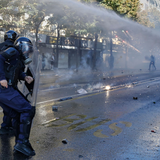 Κλιμακώνεται η κρίση στην Αλβανία: 10.000 πολίτες αναμένονται σήμερα στο συλλαλητήριο