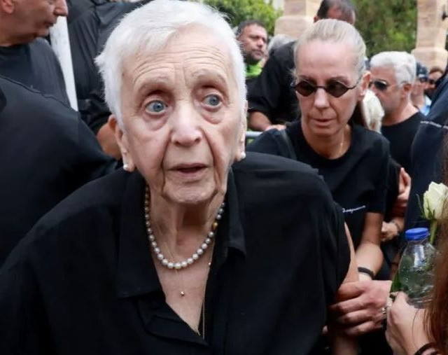 Συγκλονίζει η μητέρα του Γιώργου Μαζωνάκη: «Είναι αργά πια έχασα τον λεβέντη μου»
