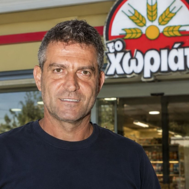 Ο βίος του Mr «Χωριάτικο»: Πώς αγόραζε μαγαζιά στον Γιαλό, η ιστορία με την Spilia και το νερό με €8