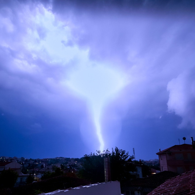 Έκτακτο Δελτίο ΕΜΥ: Τουλάχιστον μέχρι την Τετάρτη τα έντονα φαινόμενα – Red Code σε αρκετές περιοχές