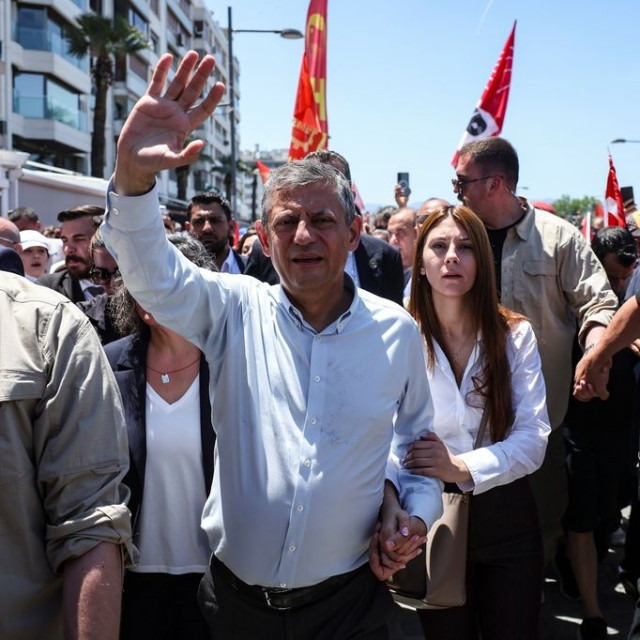 «Πυρά» Οζέλ κατά Ερντογάν: «Αποτύχατε σε όλα - Η Ελλάδα πήρε τα F-35 και εμείς κάνουμε υποχωρήσεις»