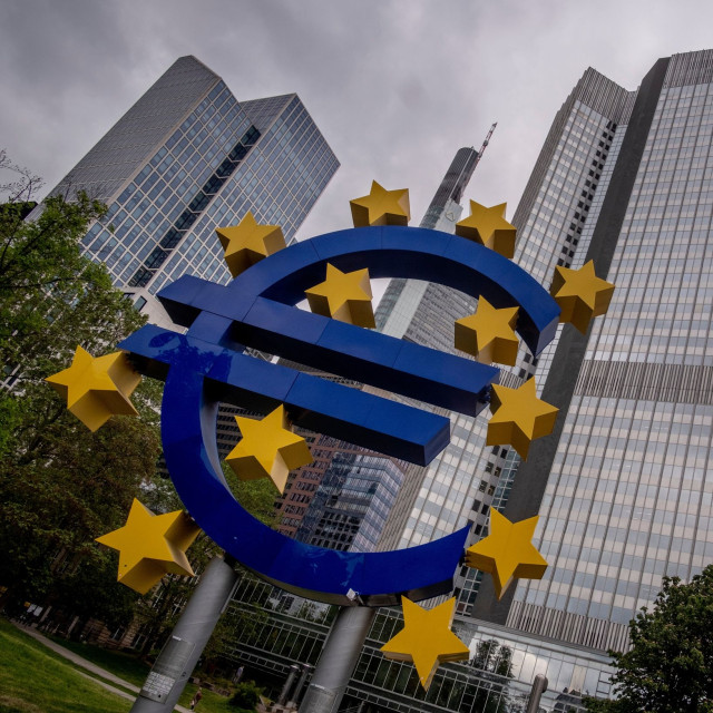 Ευρωπαϊκή Κεντρική Τράπεζα: Αμετάβλητο στο 2,5% διατηρεί το βασικό επιτόκιο καταθέσεων