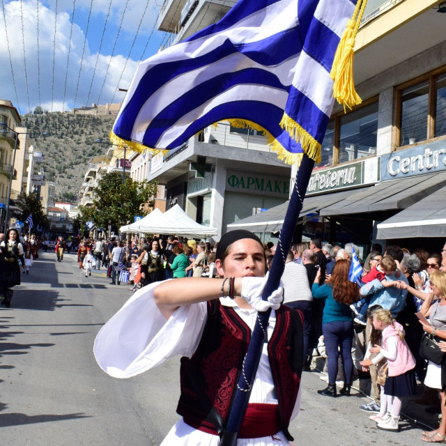 Δωδεκάνησα: Ακυρώνονται όλες οι μαθητικές παρελάσεις λόγω επικίνδυνων καιρικών φαινομένων