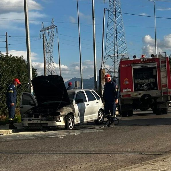 Αγρίνιο: Αυτοκίνητο τυλίχθηκε στις φλόγες στον κόμβο Παναιτωλίου