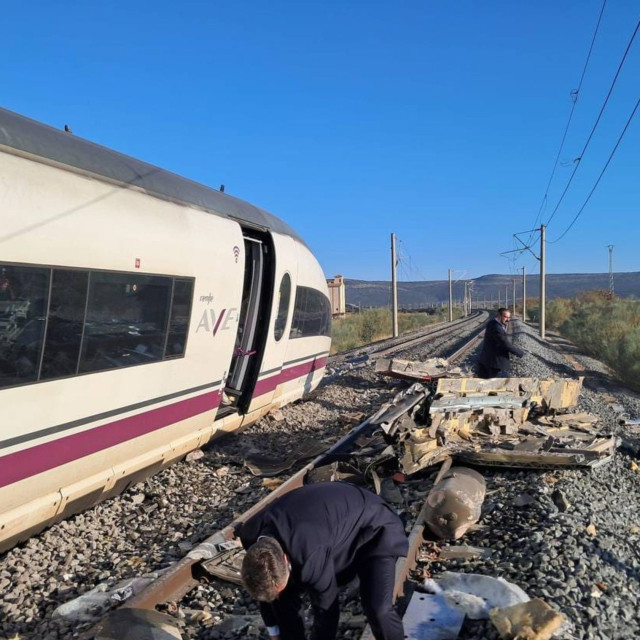 Ισπανία: Σοκάρει η μαρτυρία επιβάτιδας από τα μοιραία τρένα - «Έβλεπα παντού νεκρούς»