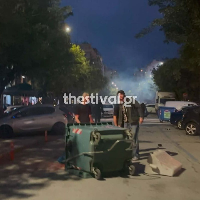 Νέος γύρος επεισοδίων στο κέντρο της Θεσσαλονίκης – Κουκουλοφόροι επιτέθηκαν σε αστυνομικούς