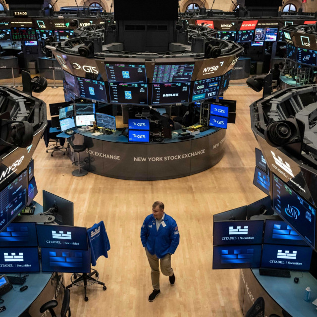 Wall Street: Βουτιά 1,38% στον Nasdaq με βαρίδι την Alphabet – Απώλειες και για τους τρεις δείκτες