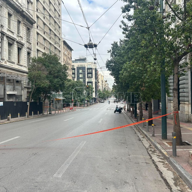 Συναγερμός στην Ομόνοια για ύποπτο αντικείμενο - Στο σημείο κλιμάκιο του ΤΕΕΜ