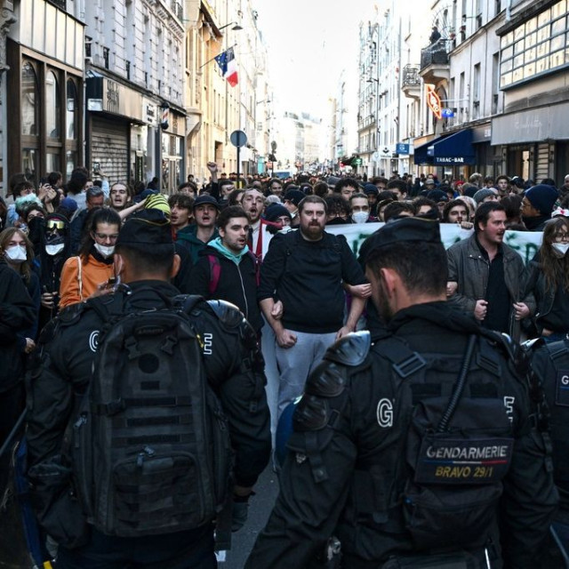 Γαλλία: Σε εξέλιξη οι διαδηλώσεις σε όλες τις μεγάλες πόλεις – 27 συλλήψεις