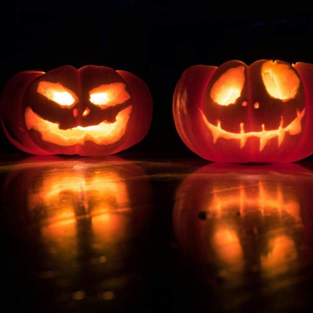 Τι συμβαίνει τη νύχτα του Halloween - Δοξασίες, παραδόσεις και «η ώρα των μαγισσών»