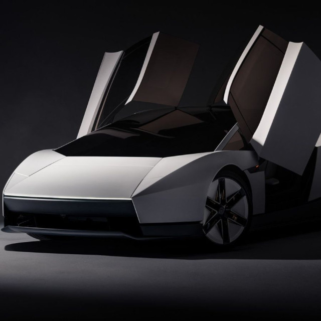 Ο CEO της Ferrari αποθεώνει το Tesla Roadster