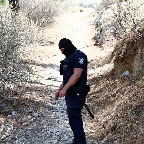 Θρίλερ στην Κρήτη: Εντοπίστηκαν οστά, ρούχα και το κρανίο γυναίκας θαμμένα σε χωράφι