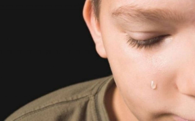 Συνελήφθη σκηνοθέτης για πορνογραφία ανηλίκων