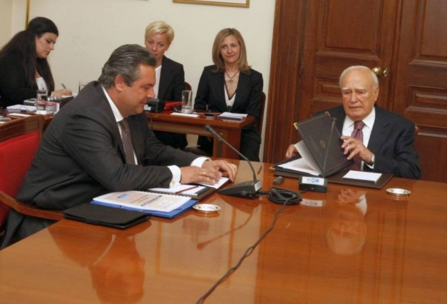 Η Προεδρία επιμένει για τα έγγραφα Καμμένου