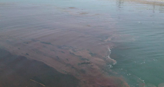 Πετρελαιοκηλίδα στη Ραφήνα