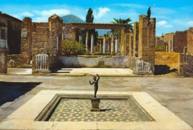 Κατάρρευση αρχαίου κτιρίου στην Πομπηία