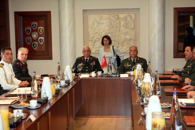 «Χακί» συνεργασία Ελλάδας-Τουρκίας