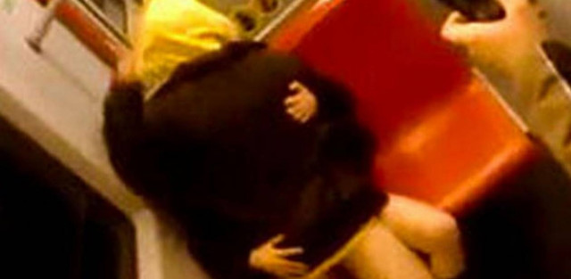 Σεξ μέσα σε βαγόνι του μετρό!