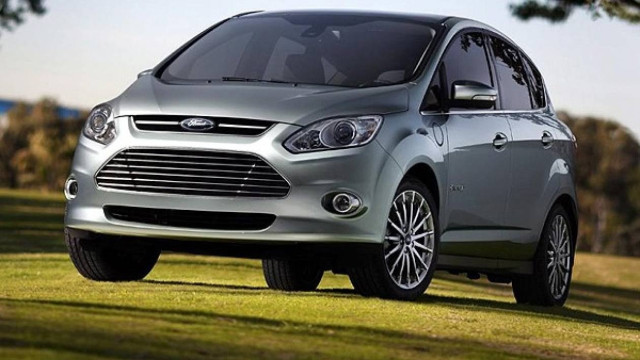 Στο χορό των υβριδικών και η Ford
