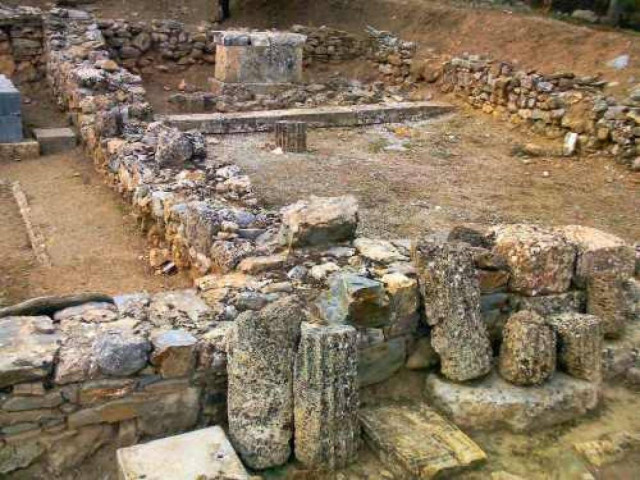 Μυστήρια ευρήματα στο Καβούρι!