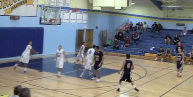 Καλάθι από τα 27 μέτρα!