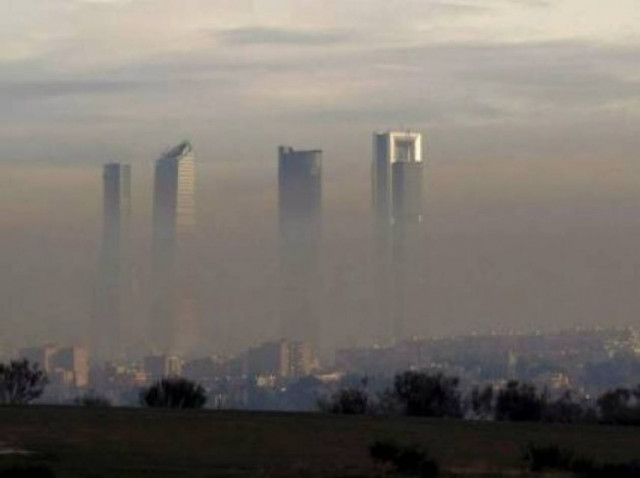 Πνίγονται στο νέφος Μαδρίτη- Βαρκελώνη