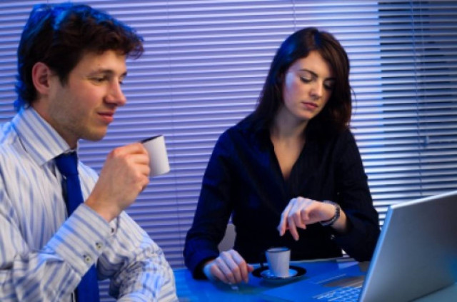 Η πολλή δουλειά τρώει... τη σχέση