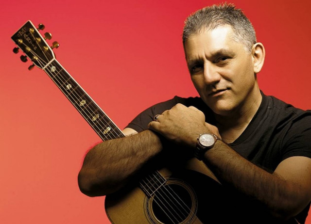 Ν. Πορτοκάλογλου: Από πείσμα και τρέλα θα ζω σε τούτη τη χώρα...