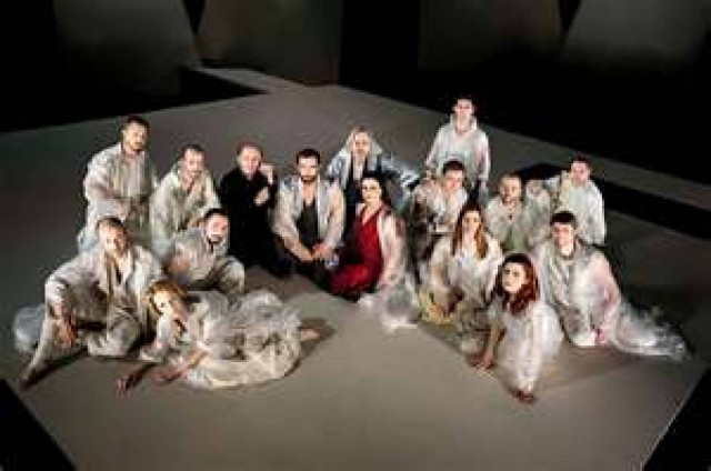 "Γαλάζια" ερώτηση  για το αμφιθέατρο