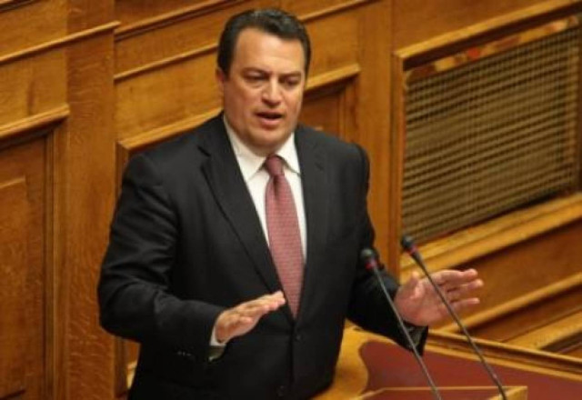 "Παράλυση στο Υπουργείο Εξωτερικών¨"