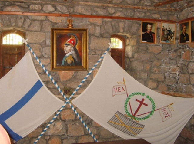 "Έλληνες ό,τι κάμομε θα το κάμομε μονάχοι..."!