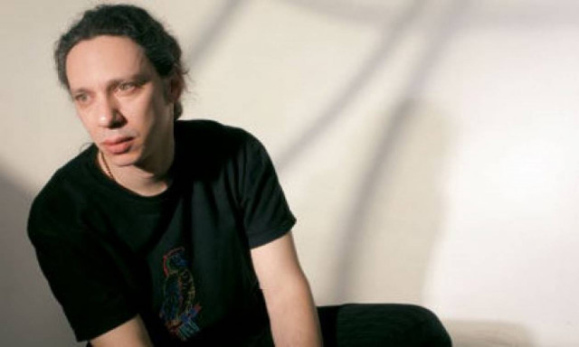 Αλκίνοος Ιωαννίδης: Μόνος στην σκηνή